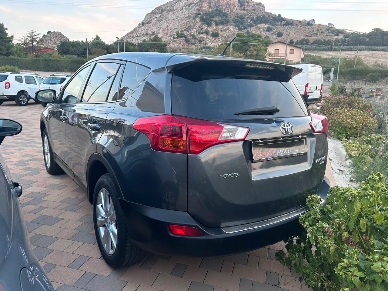 Toyota RAV 4 RAV4 2.2 D-4D 4WD Lounge