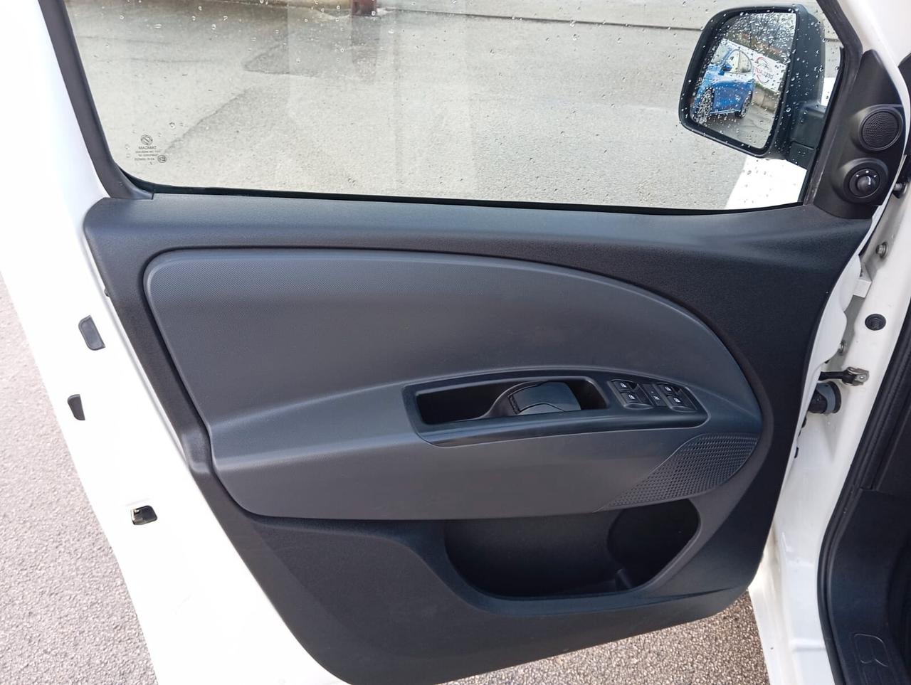 Doblò 1.6 MJT 16V Emotion 7 POSTI "INTROVABILE"