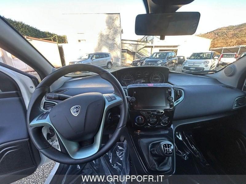 Lancia Ypsilon 1.0 FireFly 5 porte S&S Hybrid Platino