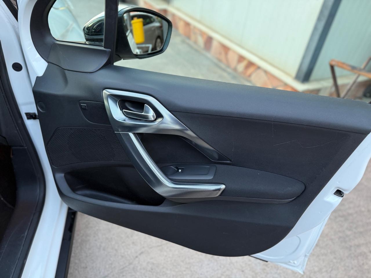 Peugeot 2008 1.6 HDi 115 CV Allure Km Certif.