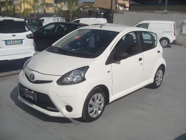Toyota Aygo 1.0 5 porte Connect - 2013