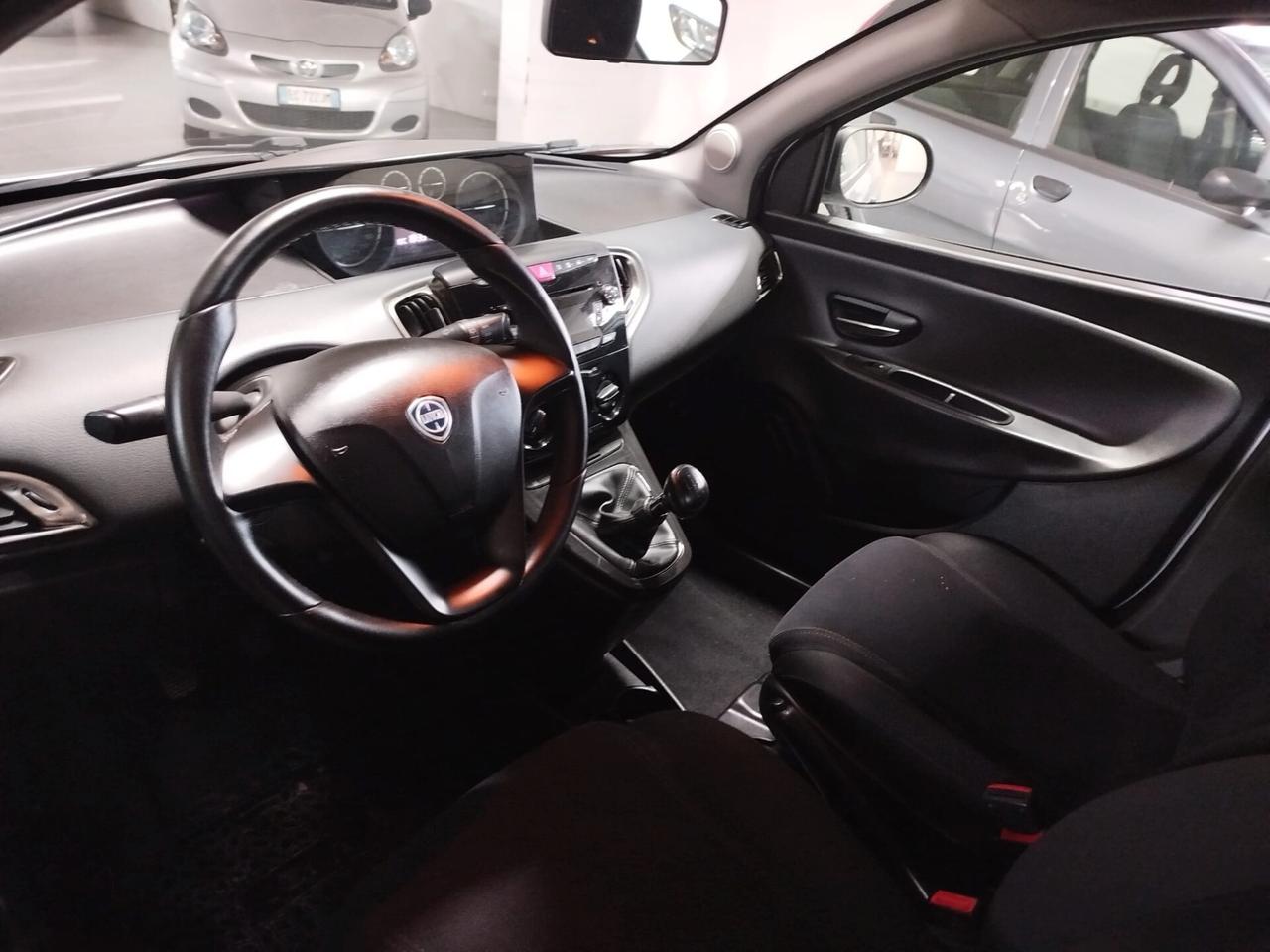 Lancia Ypsilon 1.3 MJT 16V 95 CV 5 porte S&S Silver