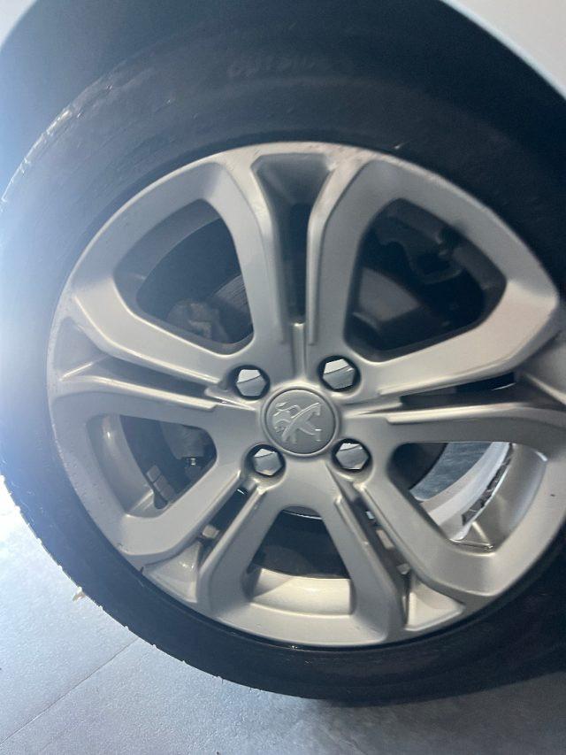 PEUGEOT 208 1.6 e-HDi 92 CV Stop&Start 5 porte Allure