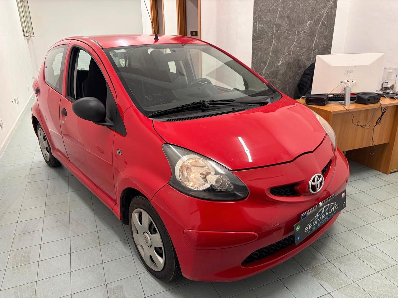 Toyota Aygo 1.0 69Cv 5 Porte 12 MESI DI GARANZIA