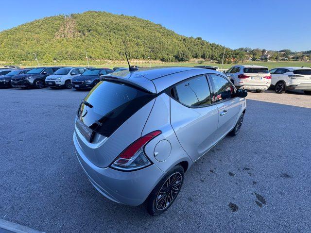 LANCIA Ypsilon 1.0 FireFly 5p Hybrid Ecochic Gold IVA ESPOSTA
