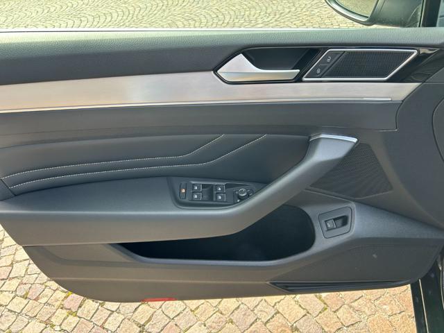 VOLKSWAGEN Passat Variant 2.0 TDI SCR EVO DSG Executive