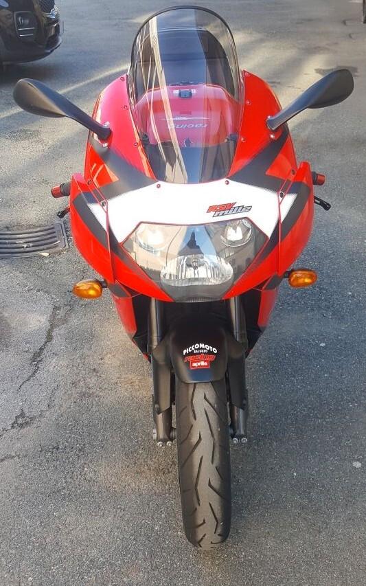 Aprilia RSV 1000 AKRAPOVIC