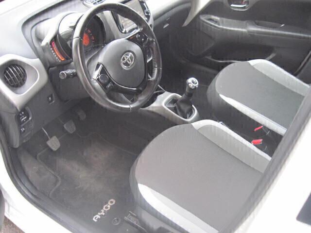 Toyota Aygo 1.0 VVT-i 69 CV 5 porte x-cool TSS FINANZIABILE NEOPATENTATI