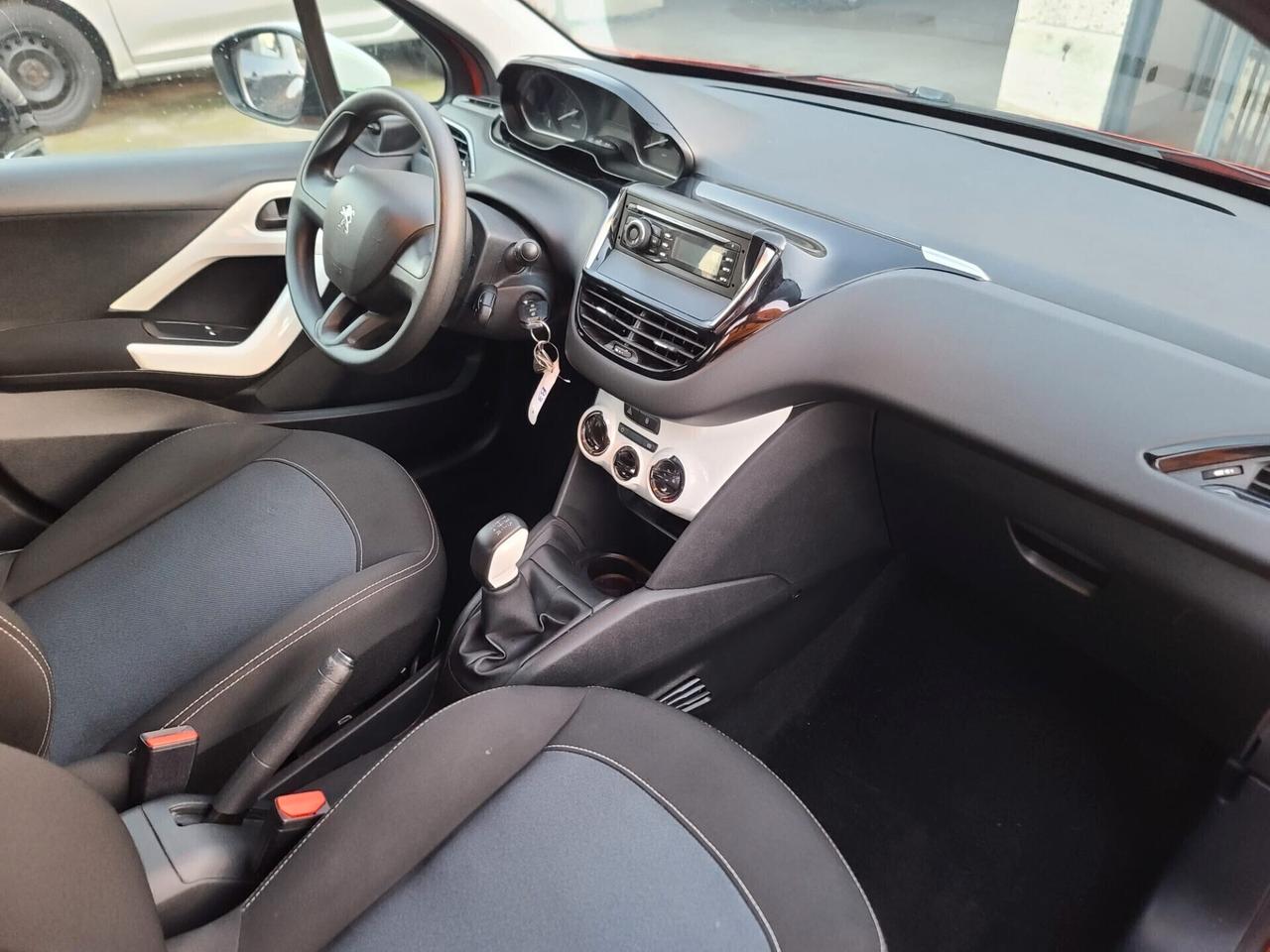 Peugeot 208 PureTech 68 cv x neopatentati