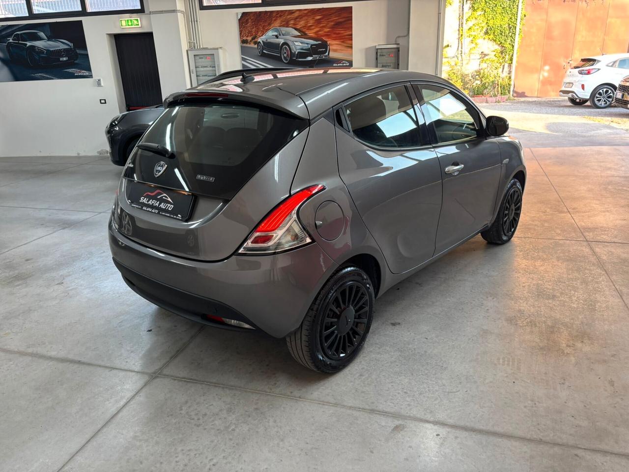 Lancia Ypsilon 1.0 FireFly 5 porte S&S Hybrid Silver Plus