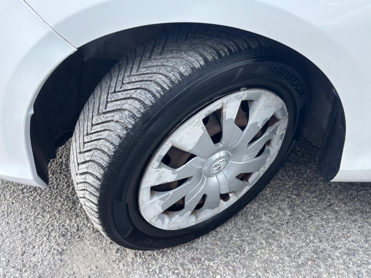 Toyota Yaris 1.0 5 porte Lounge OK NEOPATENTATI