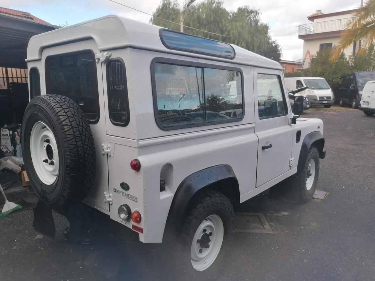 Land Rover Defender 110 2.2 TD4 Station Wagon E N1