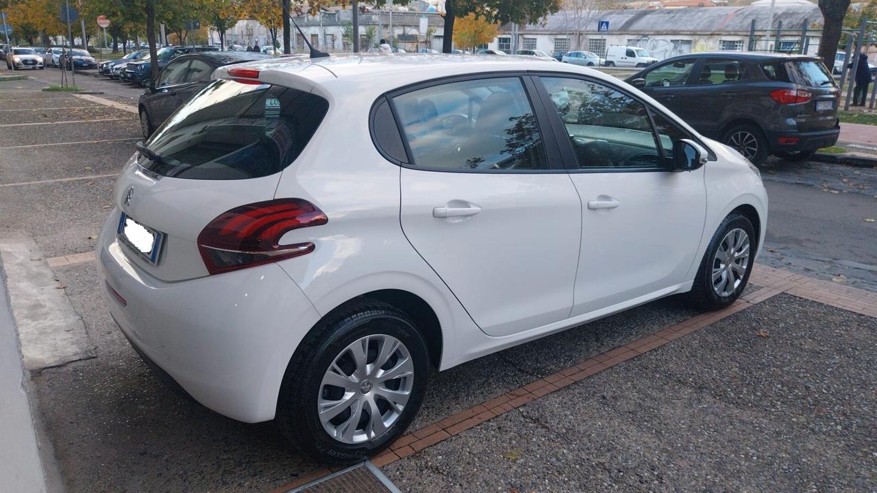 Peugeot 208 1.5 Business 100cv -2019