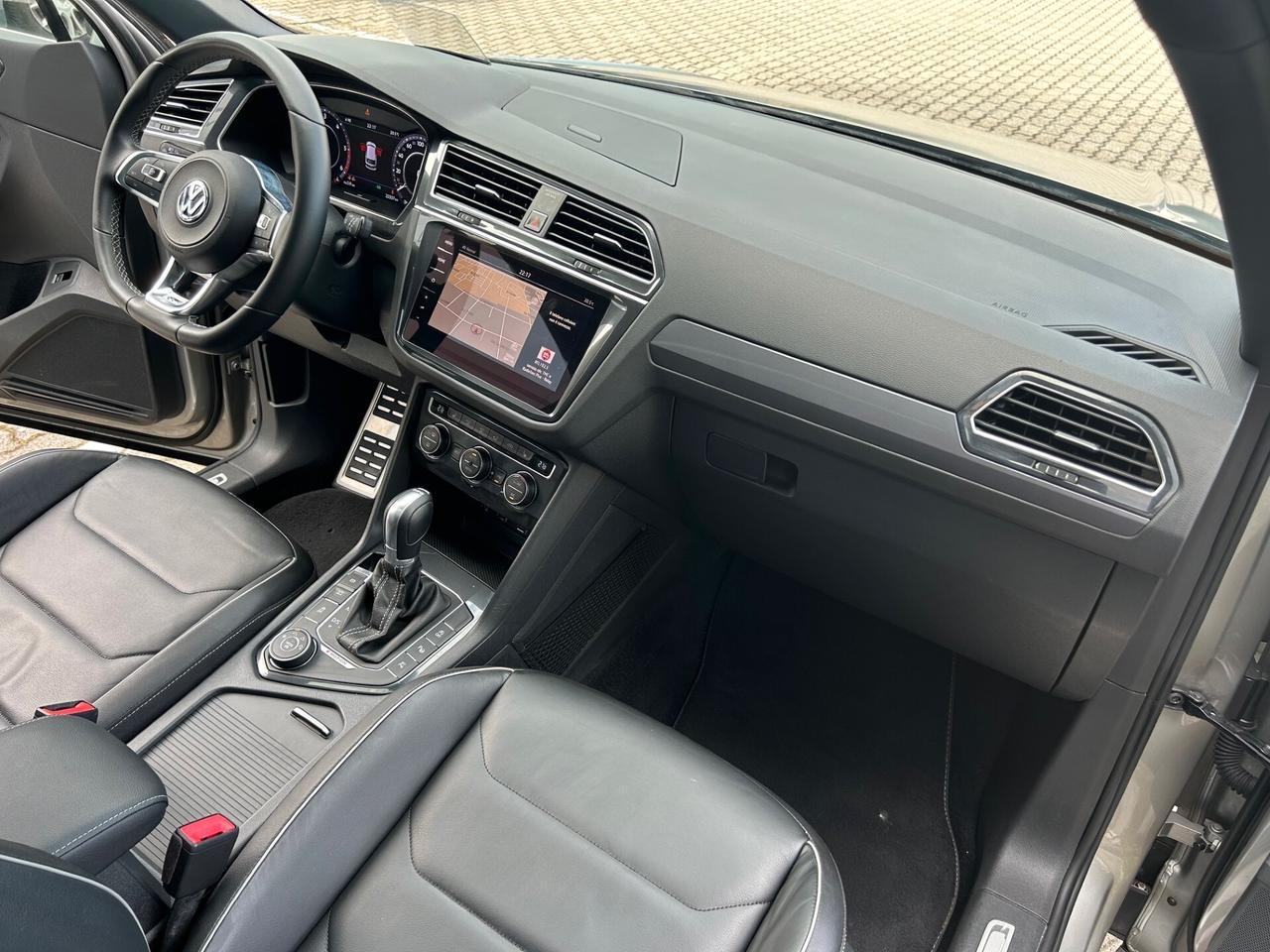 Volkswagen Tiguan 2.0 bitdi R-Line 4motion 240cv dsg TETTO - HUD