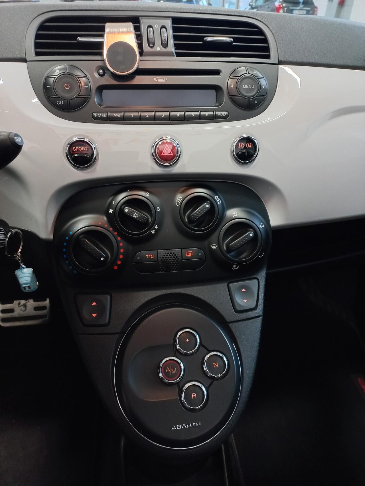 Abarth 500 C 1.4 Turbo T-Jet MTA