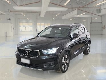 VOLVO XC40 D3 AWD Geartronic Momentum Pro MY21