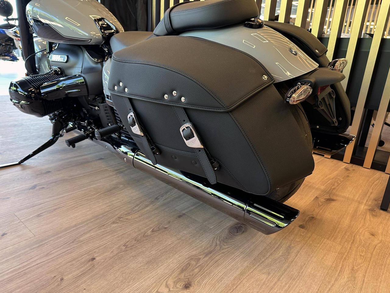 BMW R 18 Classic Blacked Out