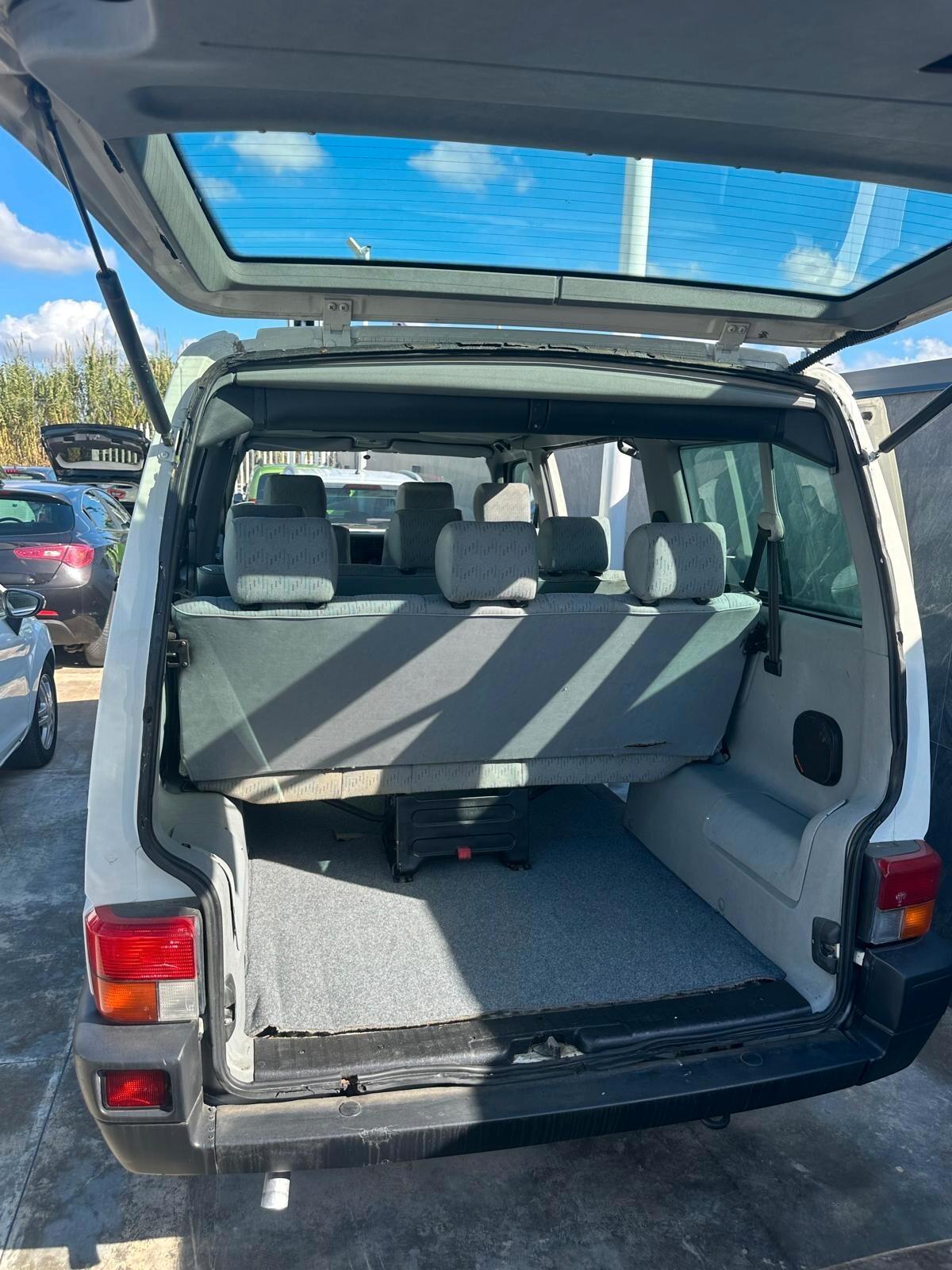 Volkswagen caravelle 9 posti