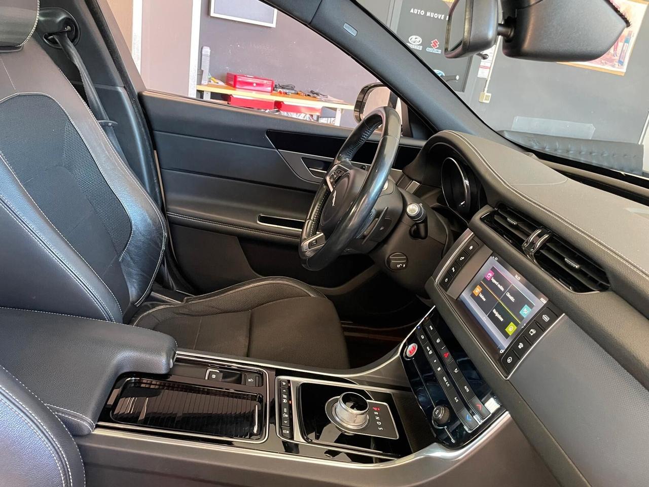 Jaguar XF 2.0 D 180 CV aut. Portfolio