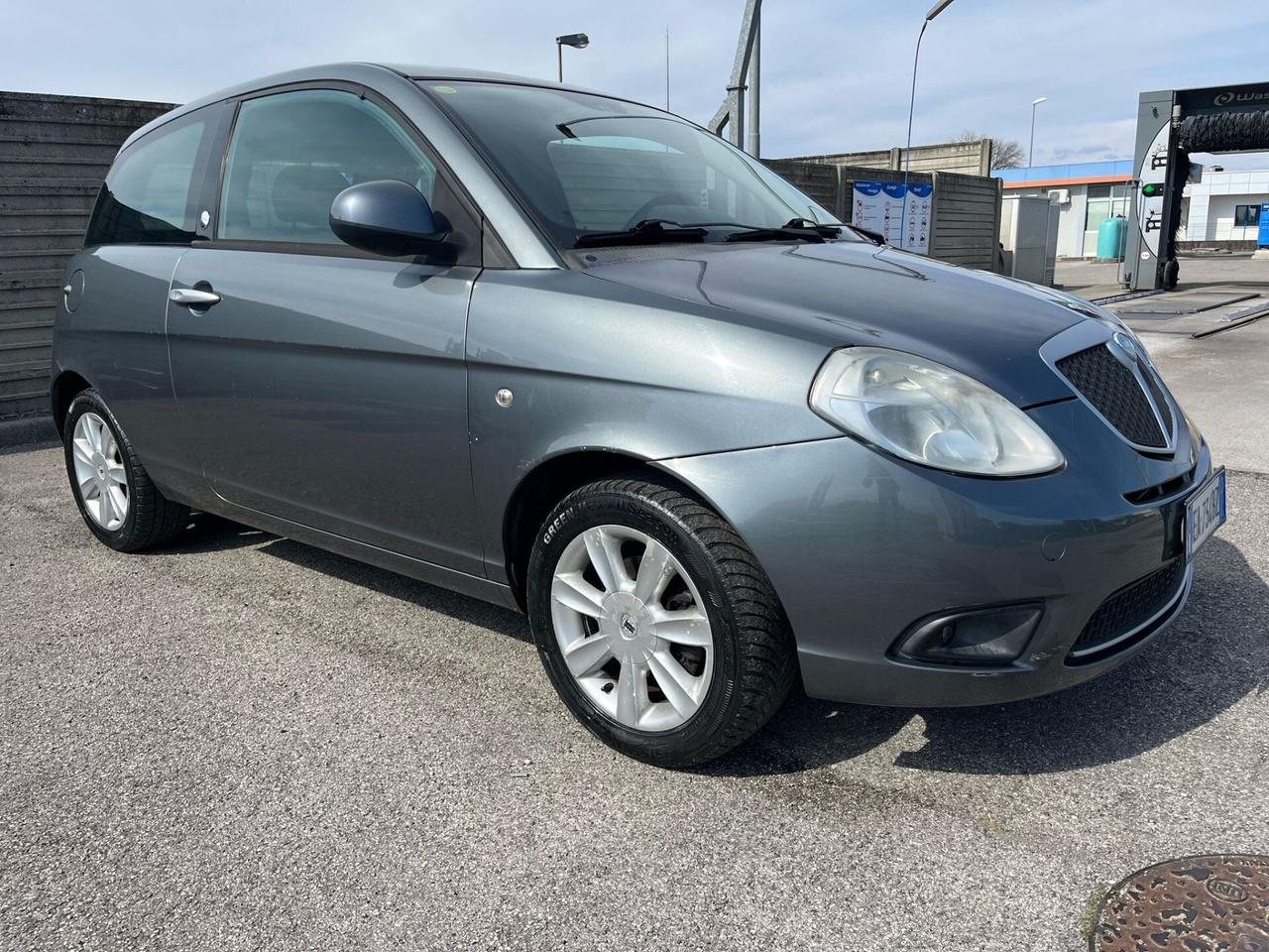 Lancia Ypsilon 1.4 Argento Ecochic GPL
