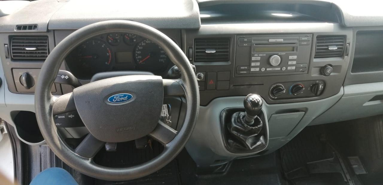 Ford Transit 350 L CAB