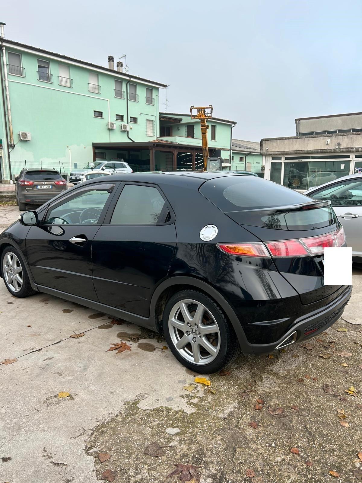 Honda Civic 1.8 i-VTEC 5p. Executive i-P