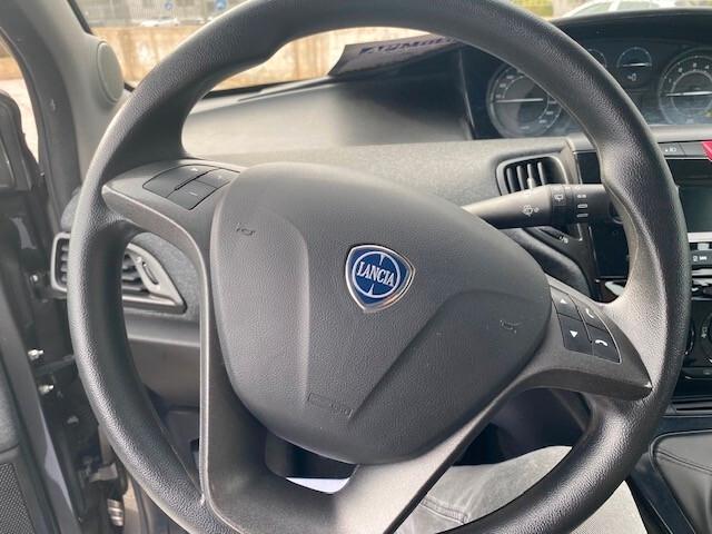 Lancia Ypsilon 1.0 FireFly 5 porte S&S Hybrid Silver Plus