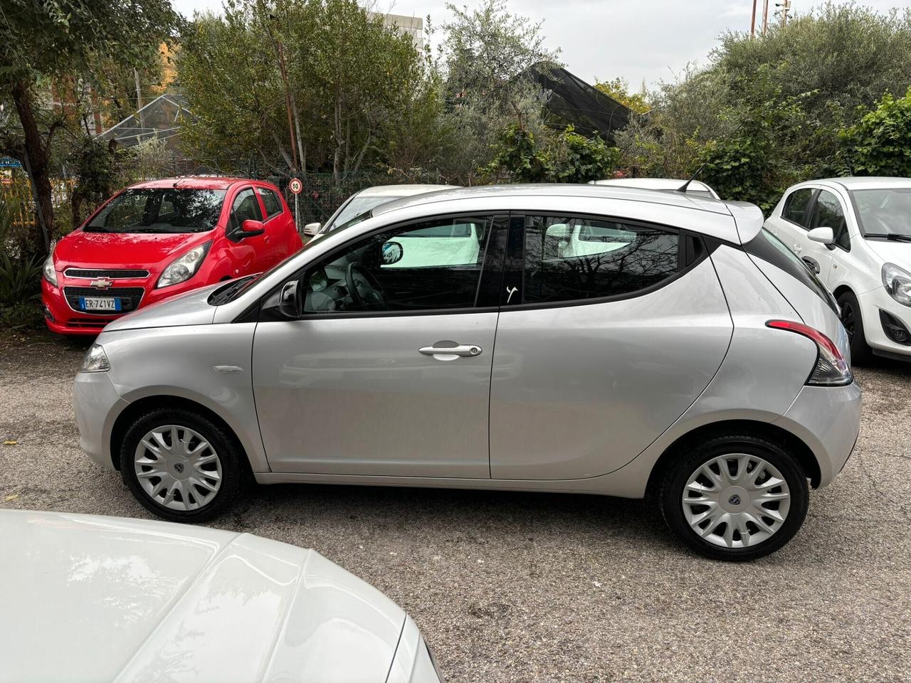 Lancia Ypsilon 1.2 - 5 porte GPL ok Neopatentati