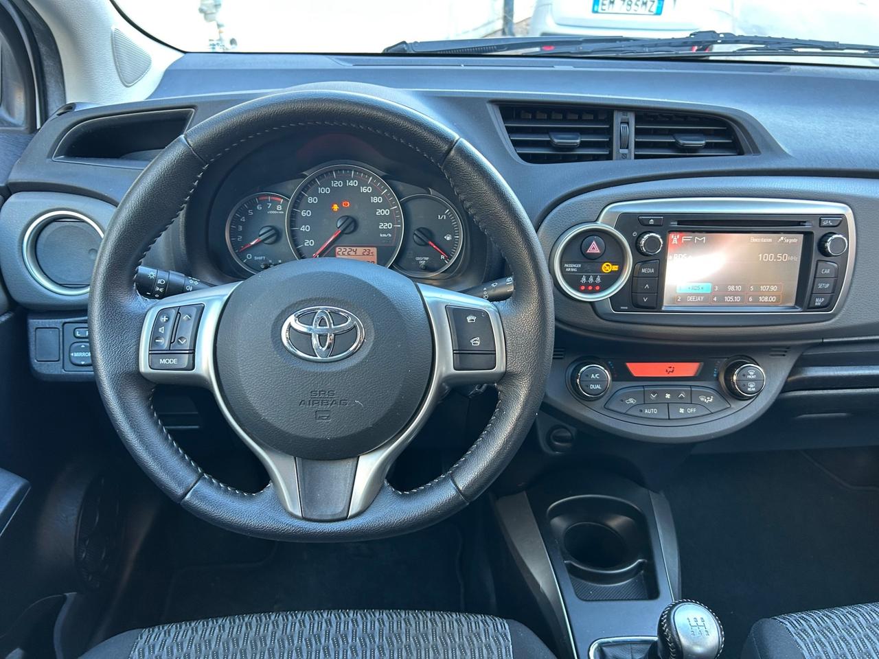 Toyota Yaris 1.0 b. solo 97000 km