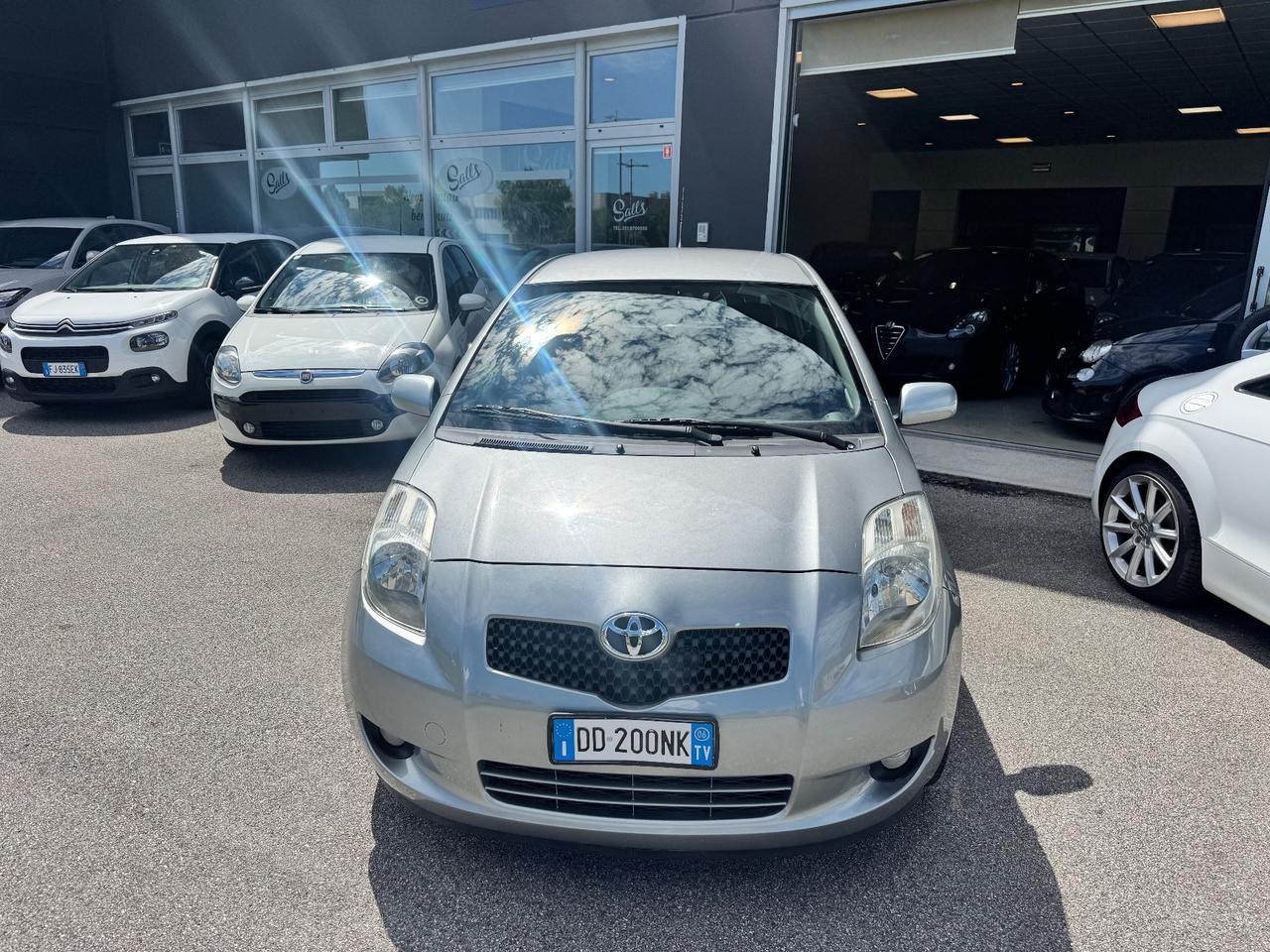 Toyota Yaris 1.0 5 porte Neopatentati