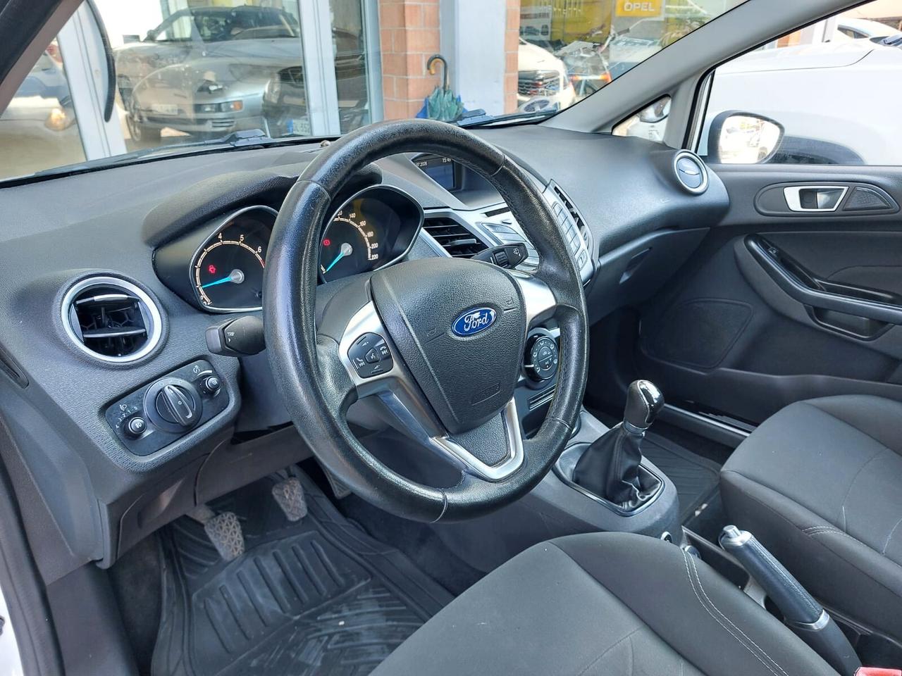 Ford Fiesta 1.4 5p. Bz.- GPL Titanium GPL CASA MADRE