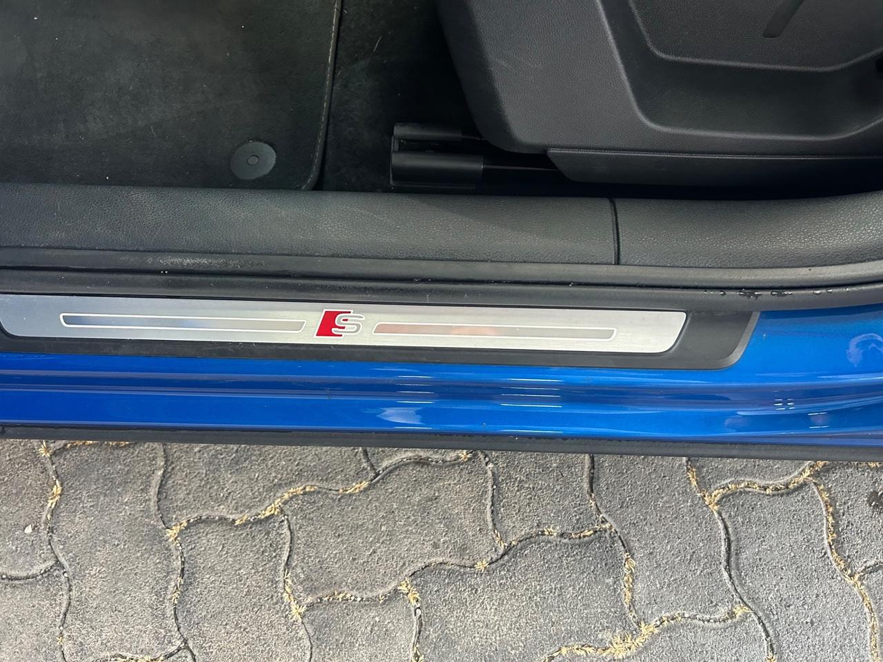 Audi Q2 30 TDI S line Edition tetto