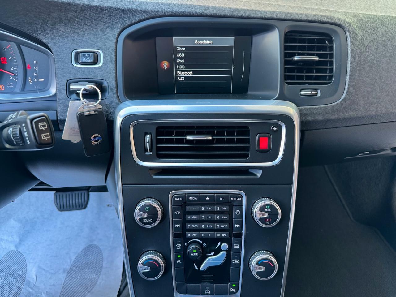 Volvo V60 1.6 d2 Momentum Powershift GARANZIA24MES