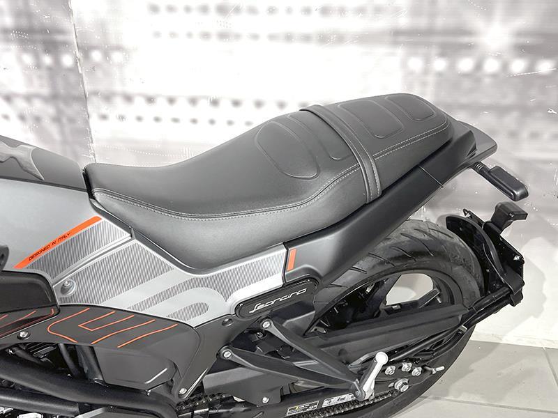 Benelli Leoncino 125