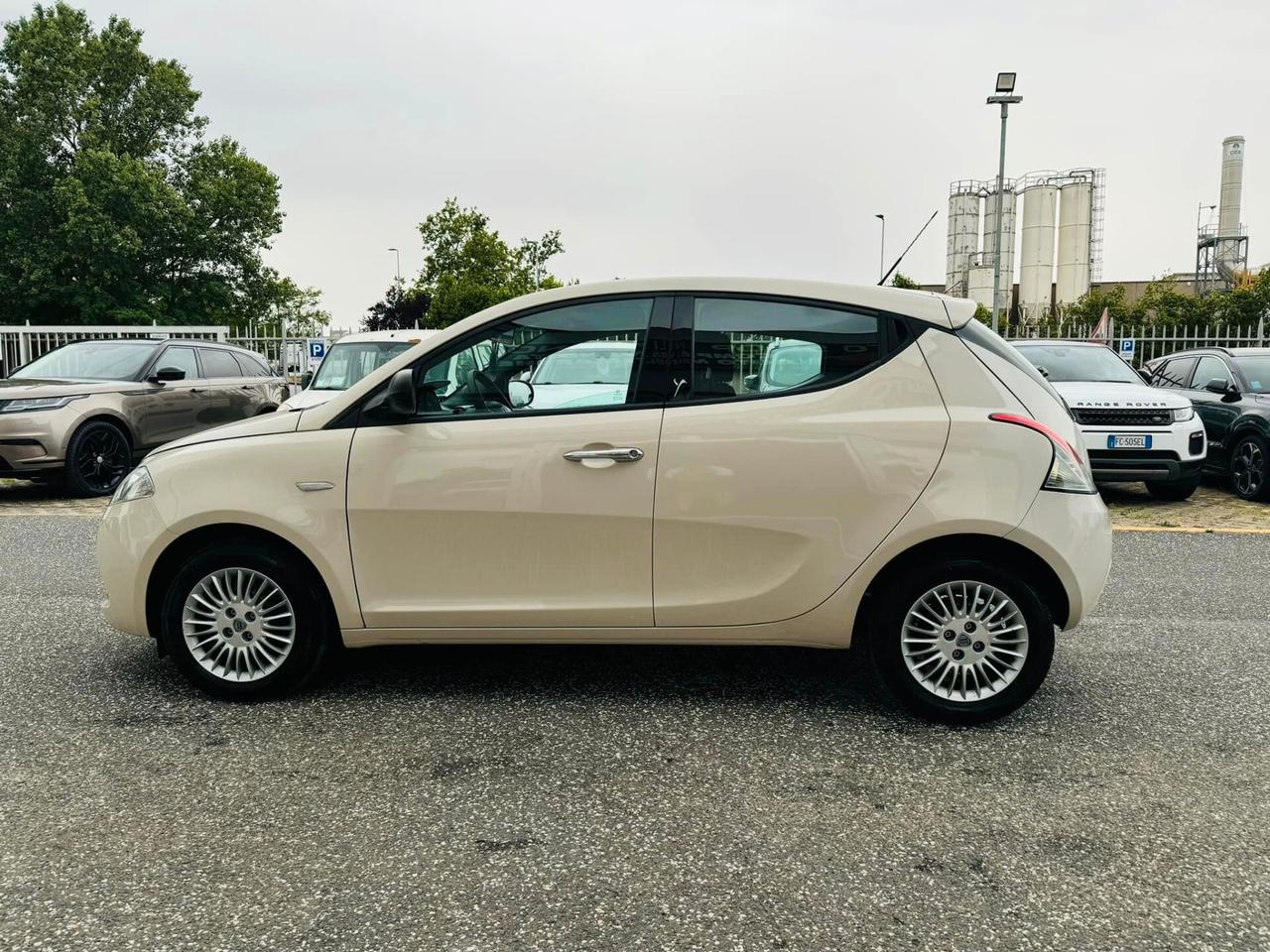 Lancia Ypsilon 1.2 69 CV 5 porte Platinum