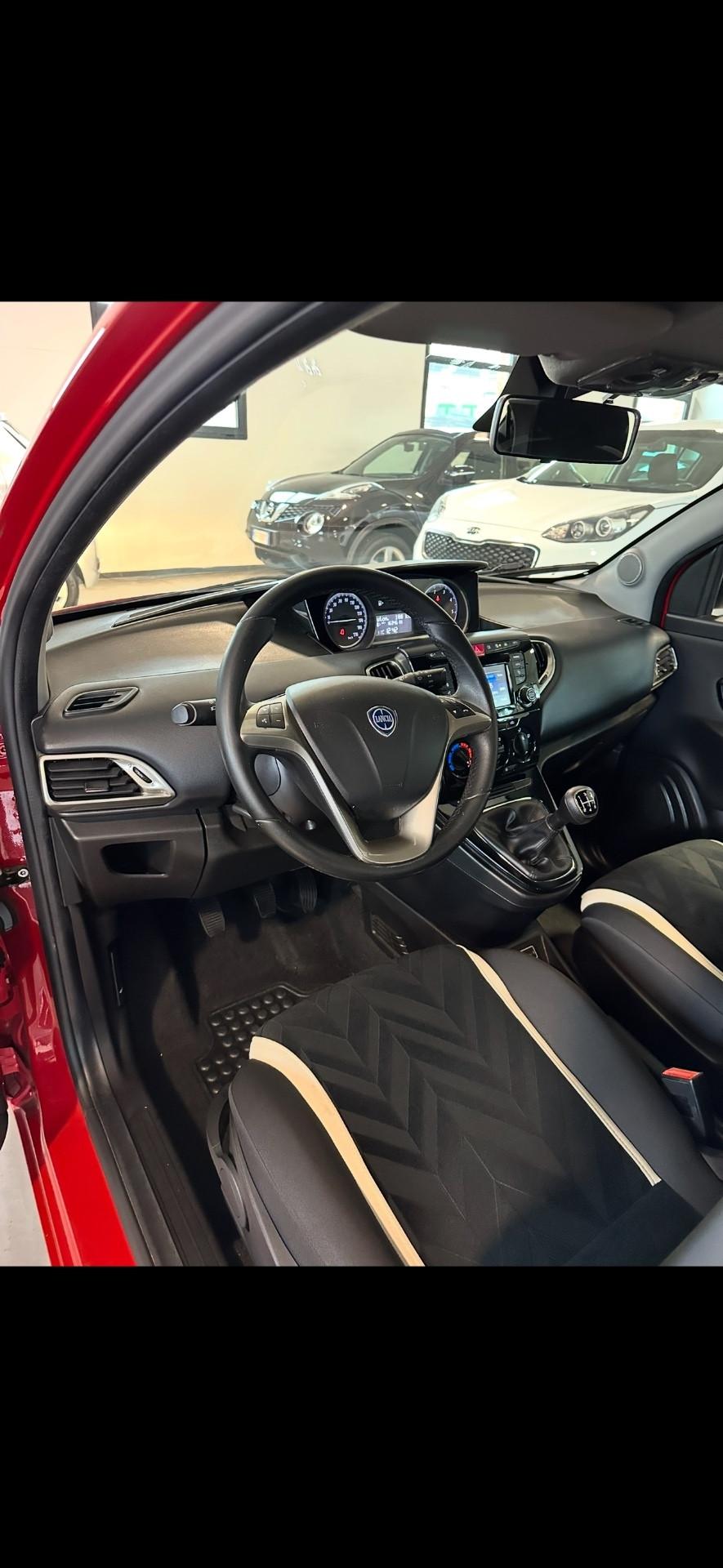 Lancia Ypsilon 1.3 MJT 16V 80 CV 5 porte S&S Platinum