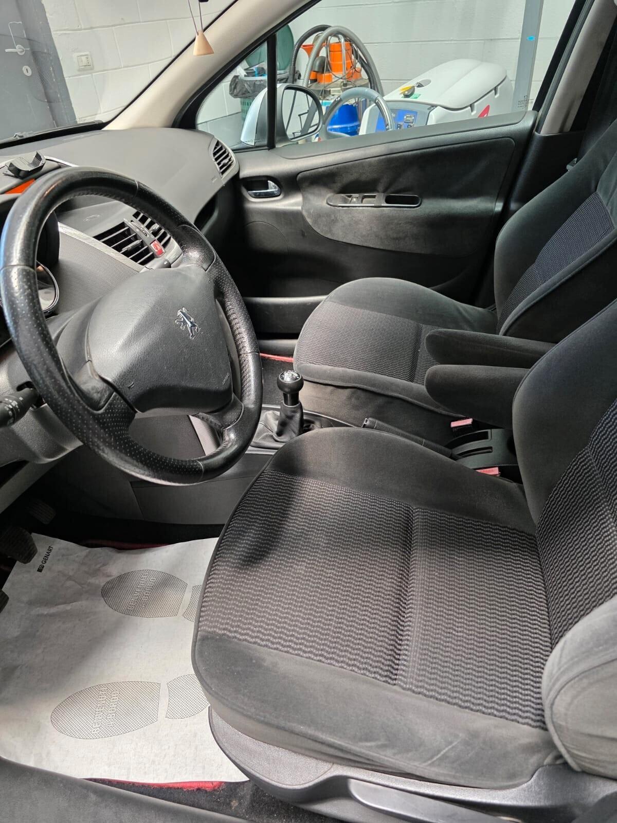 Peugeot 207 1.4 88CV 5p. XT