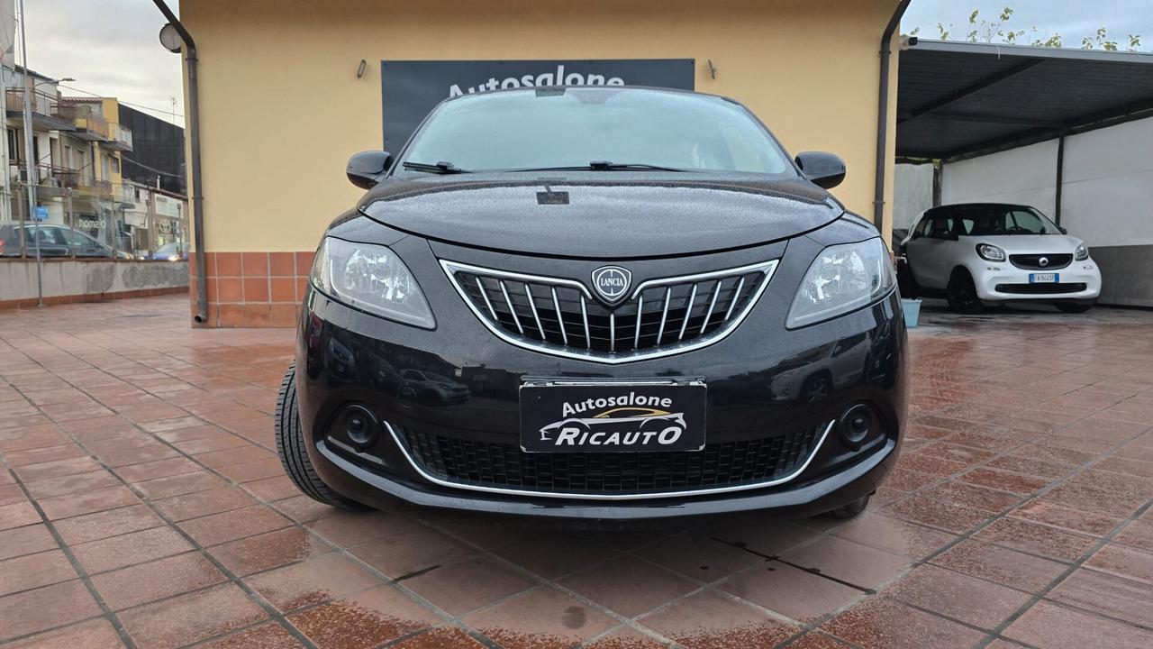 Lancia Ypsilon 1.0 FireFly 5 porte S&S Hybrid Silver