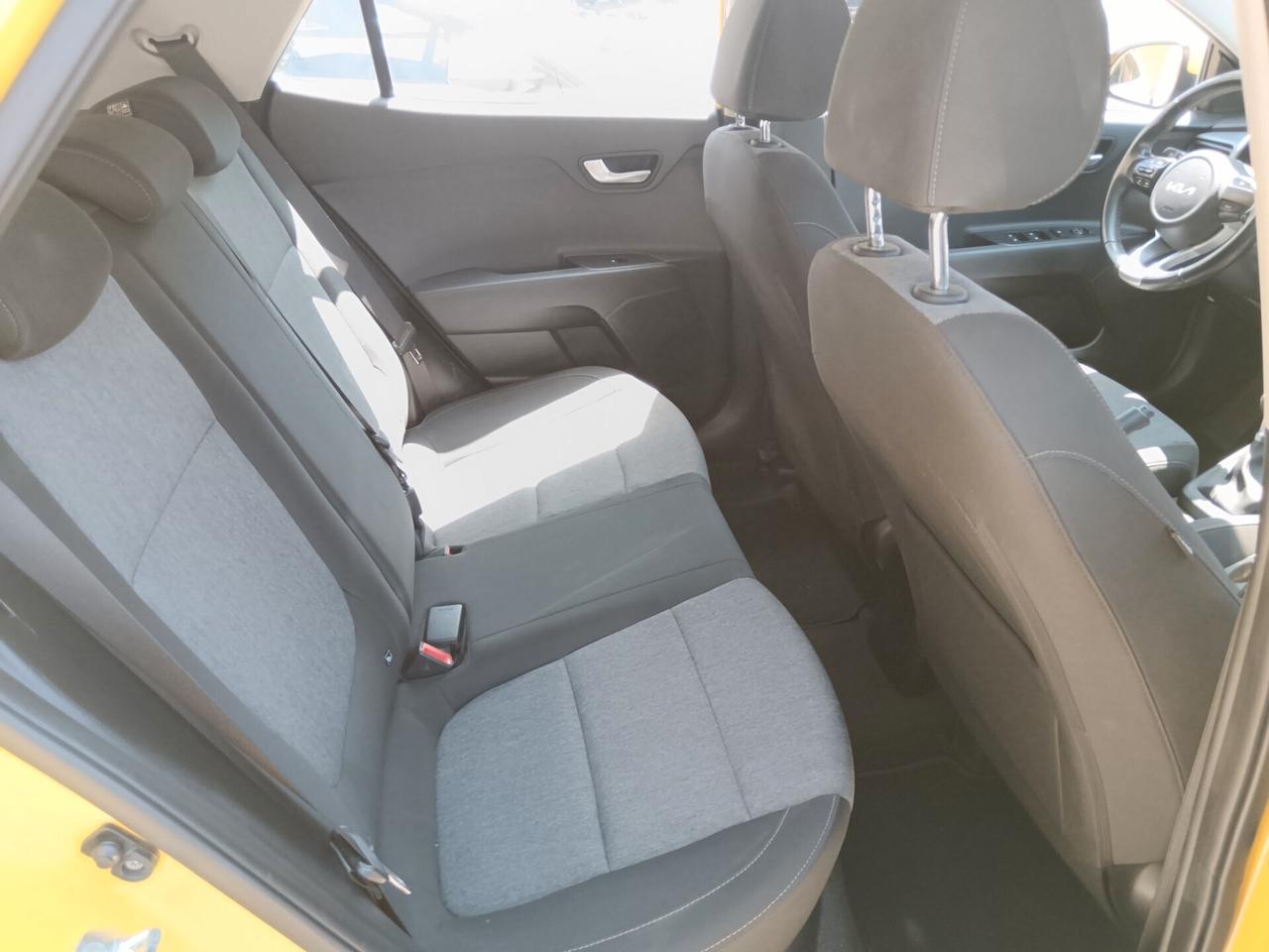 Kia Stonic 1.2 DPI 84CV RETROCAMERA CARPLAY