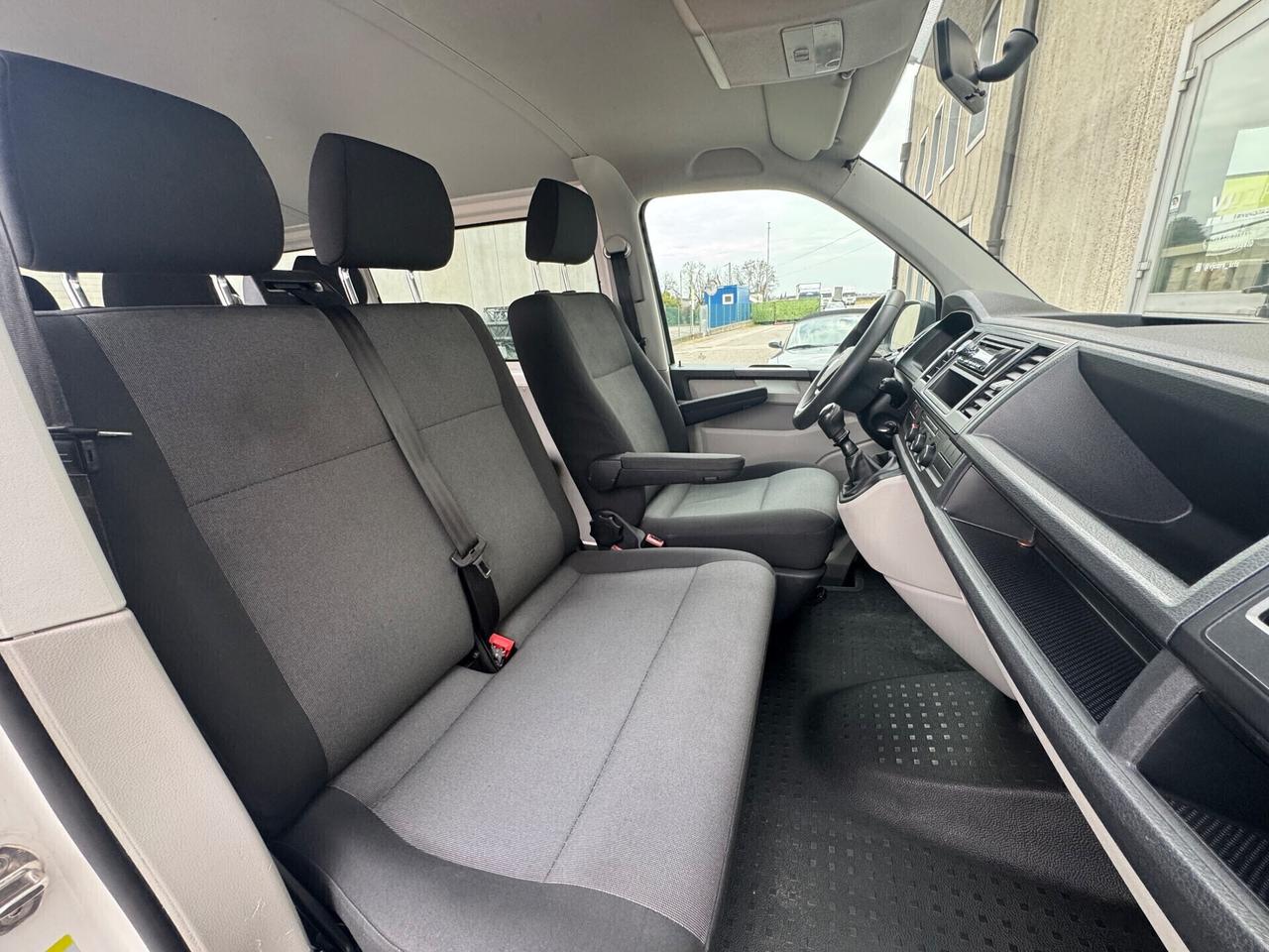 Volkswagen Transporter 2.0 TDI 9 posti