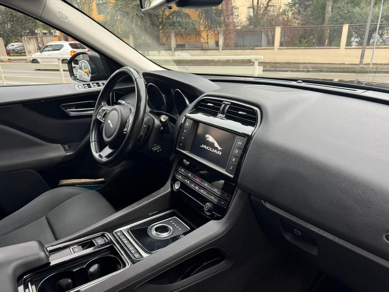 JAGUAR F-PACE 2.0 D 180cv AWD AUT. PRESTIGE