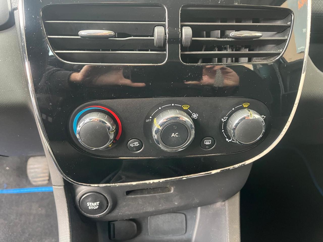 Renault Clio 5p 1.2 Wave 75cv - NEOPATENTATI OK