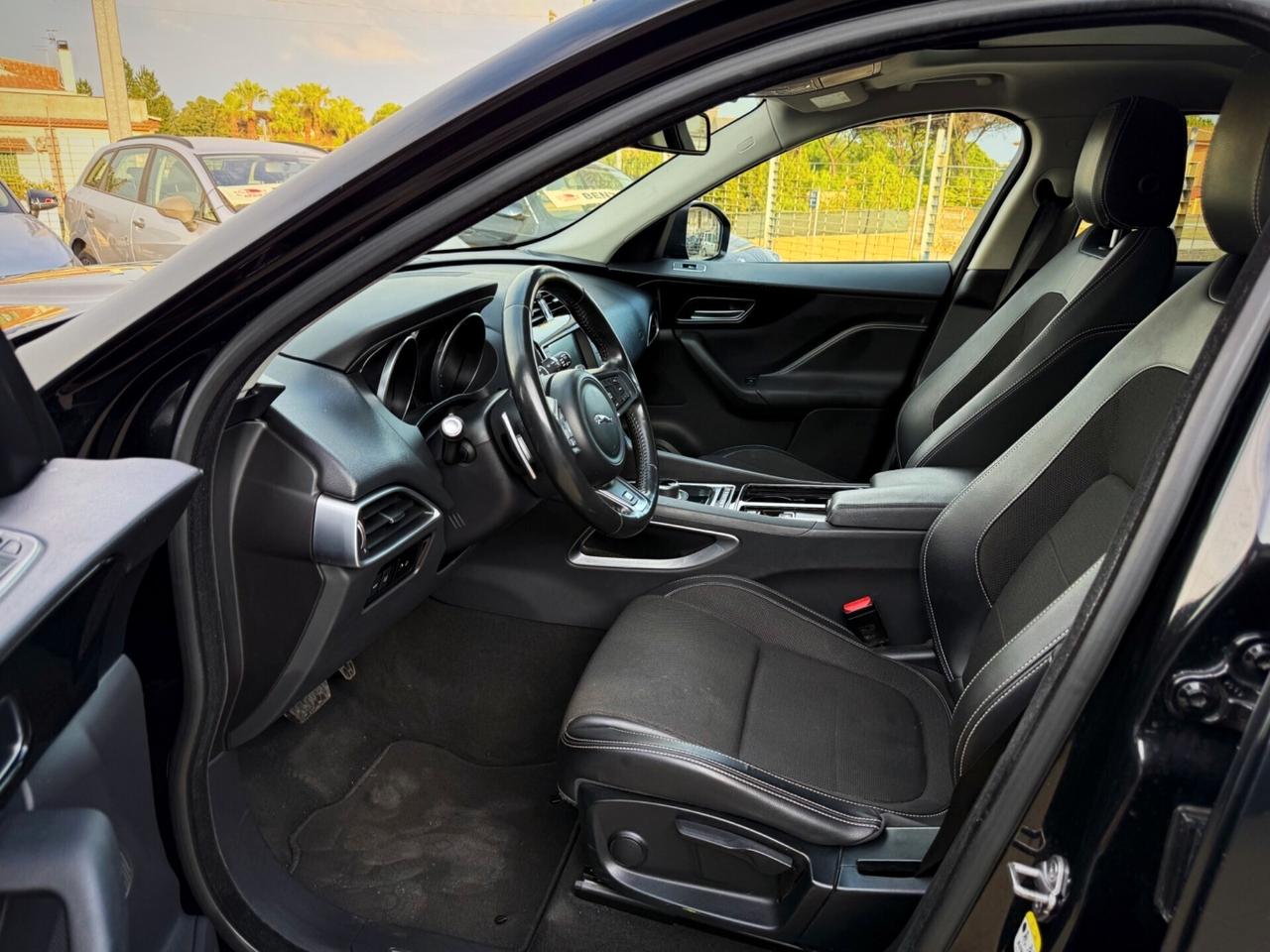 Jaguar F-Pace 2.0 D 180 CV AWD aut. Portfolio 12 mesi di garanzia
