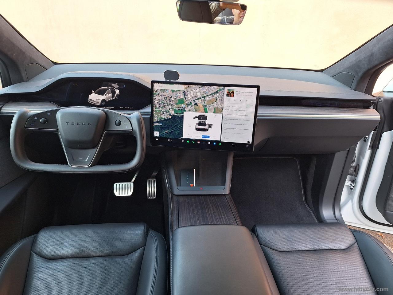 TESLA Model X All-Wheel Drive 4X4 YOKE ALI GABBIANO