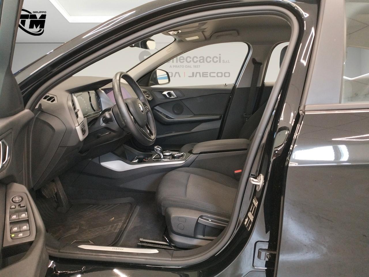Bmw 116 116d 5p. Business Advantage