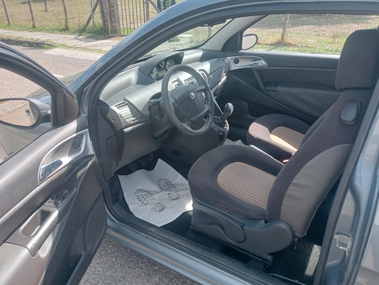 Lancia Ypsilon 1.3 MJT 90 CV Oro Giallo