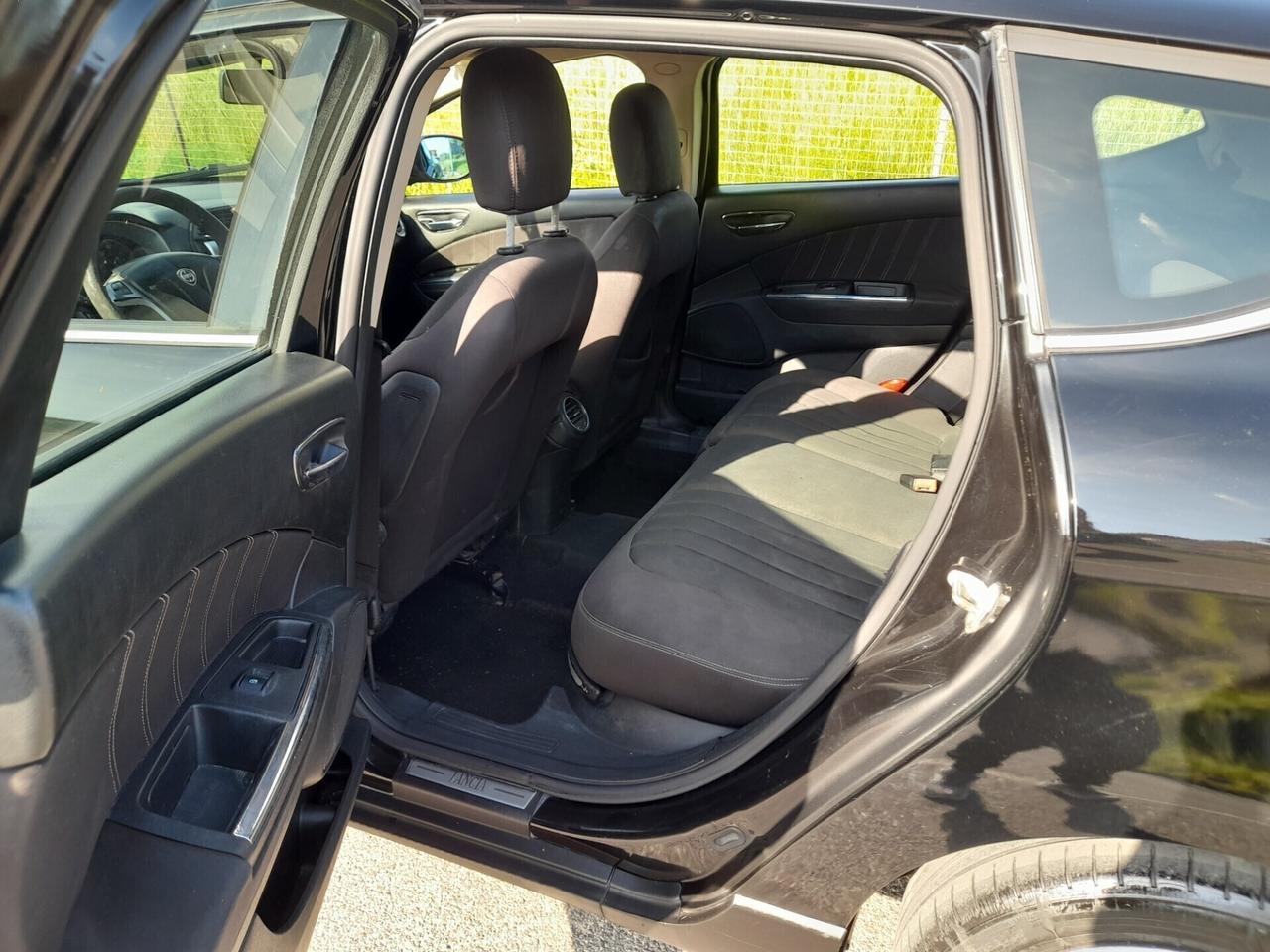 Lancia Delta 1.6 MJT 120 cv DPF Platino