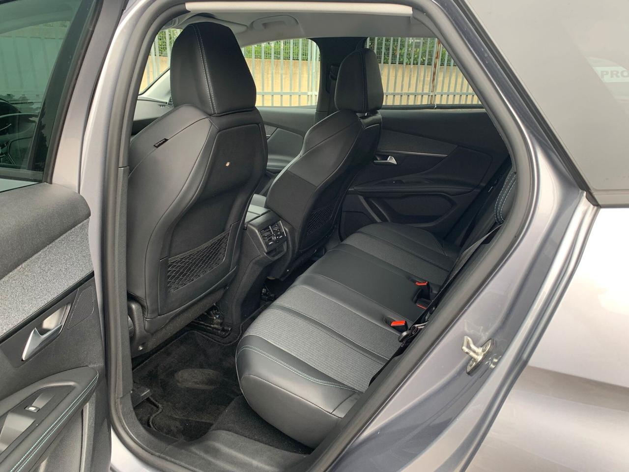 Peugeot 3008 BlueHDi 130 EAT8 Allure Pack