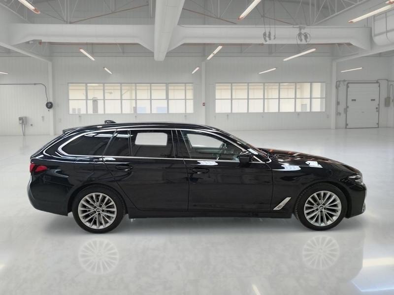 BMW 518 MH48V Luxury Touring Auto
