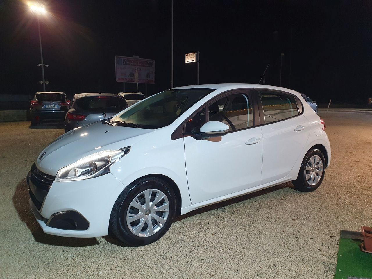 Peugeot 208 BlueHDi 100 5 porte Allure